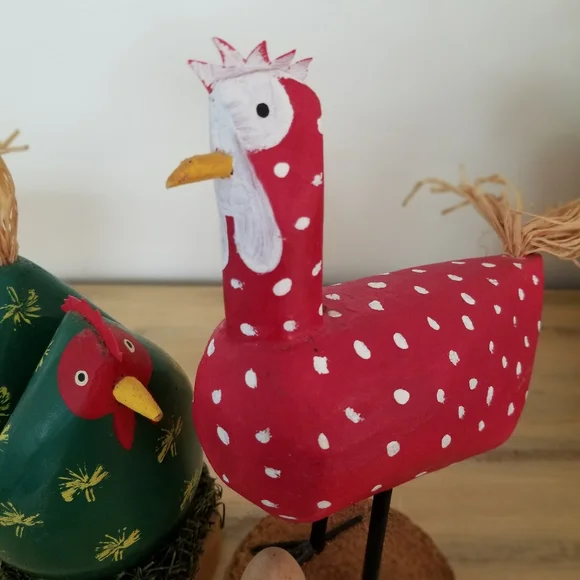 Lulu Herbert hand carved Navajo folk art chicken - Picture 2 of 6